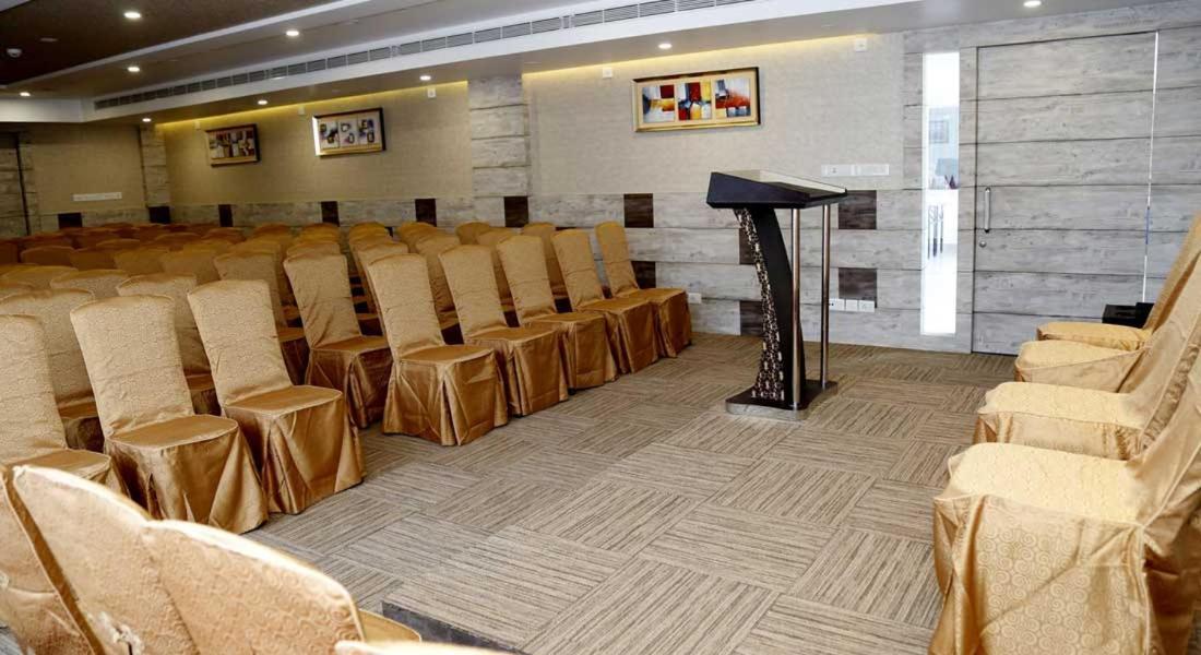 Hôtel Nakshatra Palace à Kânyâkumârî Extérieur photo